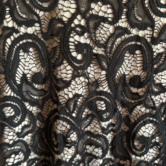 BOOHOO LACE DRESS WORN ONCE - Picture 3 of 3